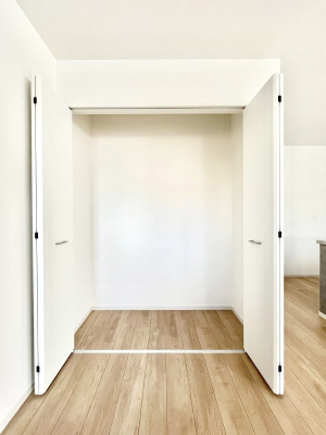 ̑ρ@rO[BɎ[ƕW܂LDKXbLЕtłˁB  