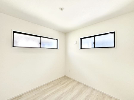 q@Q`Bed Room`@2ʍ̌mۂ邢́AʂǂAϋSn̗ǂԂƂȂĂ܂Bu₩ȕċN钩́AK̎n܂ɁIʕƂĂǂZ܂