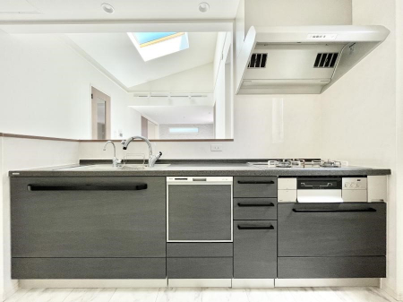 �L�b�`���@���r���O�����n����l�C�̃J�E���^�[�L�b�`���B �Ƒ��������Ȃ���Ǝ������邱�Ƃ��ł��܂��B