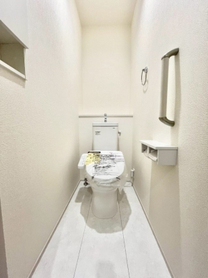 �g�C���@�����`Toilet�`�@�Y��E�X�b�L���E���K�ȃE�H�V�����b�g�t�g�C���ł��낰���Ԃł��B�̌������薾�邭�A���K��ԂƂȂ��Ă���܂��������g���ꏊ�����炱���̔z���ł��I