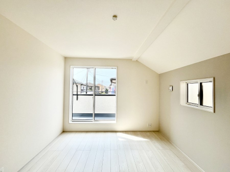 Q@Q`Bed Room`@2ʍ̌mۂ邢́AʂǂAϋSn̗ǂԂƂȂĂ܂Bu₩ȕċN钩́AK̎n܂ɁI