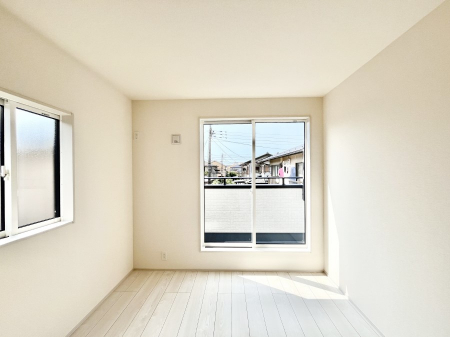 ̑ρ@Q`Bed Room`@Z߂䂭uقǁA肵ԂZBwKx́uƁvƁuXvƁuvaɖK邾Ɖ߂ĊĂ܂B