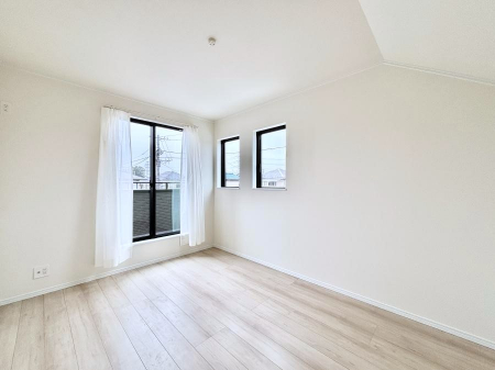 Q@D`Bed Room`@2ʍ̌mۂ邢́AʂǂAϋSn̗ǂԂƂȂĂ܂Bu₩ȕċN钩́AK̎n܂ɁIʕƂĂǂZ܂