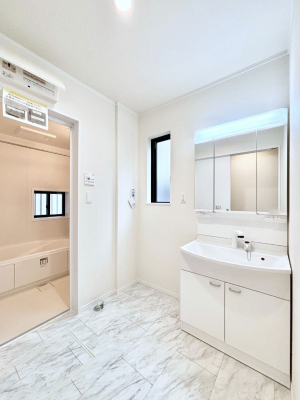 ̑@B`Dressing Room`@ÂȂ肪Ȑʏƍ̌ƊC\Ȃ̂ŋC悭g܂BOʋ^Cv̐ʑ͋[ŎU炩肪ȐʏXbL