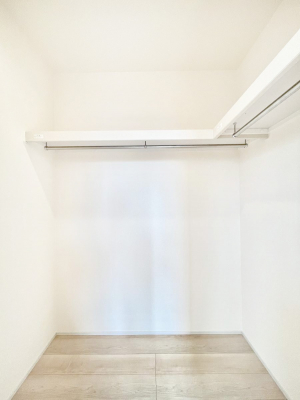 ̑@`Walk-in Closet`@KvȂ̂R[fBl[gꗗĊmFłAgxx⏀ZԂōςރEH[NCN[[bgݒu܂BƂ̒Ƃ֗Ȏ[Xy[XłB