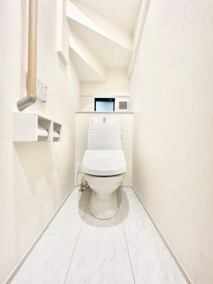 gC@`Toilet`@YEXbLEKȃEHVbgtgCł낰ԂłB1A2KɃgCXy[XǏ薾邭AKԂƂȂĂ܂gꏊ炱̔złI