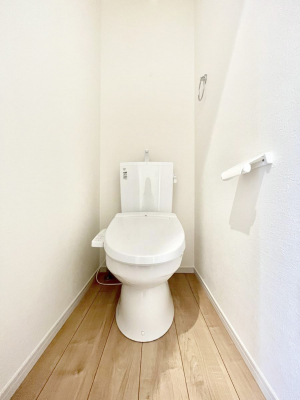 gC@`Toilet`@YEXbLEKȃEHVbgtgCł낰ԂłBgC͖g킴𓾂Ȃ́BۂłˁBgC2̂Œ̍Gɕ֗łI