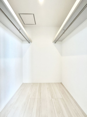 ̑@EH[NCN[[bgtŐԂLpł܂B