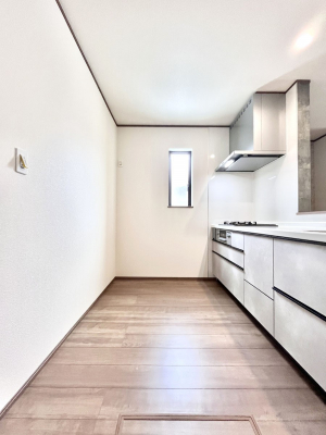 Lb`@`Kitchen`@R鑋̂Lb`gꏊ炱Agl܂BƂLb`R[i[͎LȎdオƂȂĂ܂B