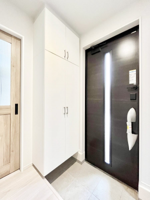 ց@`Entrance`@Ƃ̒łql}ŏ̏ꏊł錺ւ́AƂ̈ۂ̂̂łILxȌ֎[ŁAYɕۂƂo܂􌺊ւɂ͂Ղ[̉ʔI