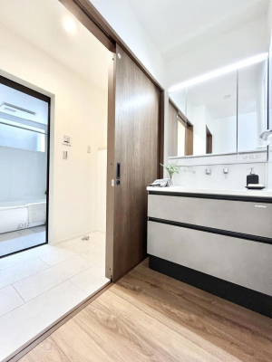 ���̑��@�������̂�����K��Ԃł��B�����̐g�x�x���C�����ǂ����g�������܂��B 