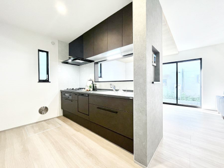 Lb`@`Kitchen`@R鑋̂Lb`gꏊ炱Agl܂BƂLb`R[i[͎LȎdオƂȂĂ܂B