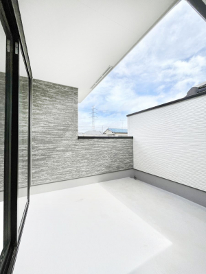 oRj[@P`Balcony`@쑤ɐݒuꂽŝoRj[BSn悢z˂gȕyނƂo܂Bꂽɂ͂Ղ̐󕨂zc܂Ig₷JIȃoRj[ł