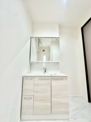 ʑEʏ@Q`Dressing Room`  FœꂳĂƁAXbLƐۂ܂B  ̗ɂ͂ՂƎ[Xy[XWI 