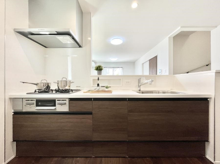 Lb`@P`Kitchen`@R鑋̂Lb`gꏊ炱Agl܂BƂLb`R[i[͎LȎdオƂȂĂ܂B