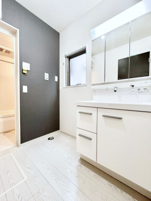 ̑@`Dressing Room`@ÂȂ肪Ȑʏƍ̌ƊC\Ȃ̂ŋC悭g܂BOʋ^Cv̐ʑ͋[ŎU炩肪ȐʏXbL