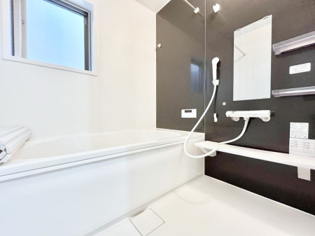 @`Bath Room`@͋C̗ŖɌătbVB@\tĂ̂ŗׂ̐@uŐ􂢏オ󕨂AJ̓VCCɂ邱Ƃ\łB