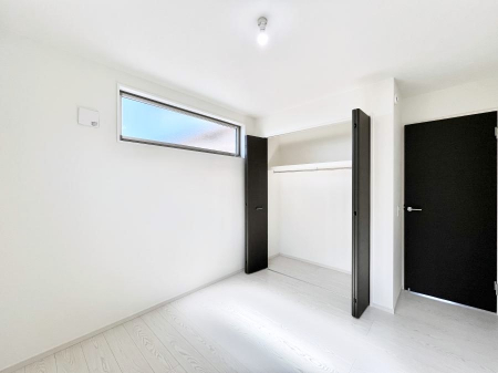 Q@`Bed Room`  Sɂ͎[N[[bgIiĝm⏬͂AGߕ̂mȂǂƐڂ܂܂B  ԂLgpł܂ˁB