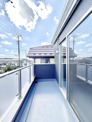 oRj[@`Balcony`  oRj[͉z݁Azc󕨂C悭Ƃł܂B  g₷JIȃoRj[łzՂ~蒍AoRj[tZ܂B  