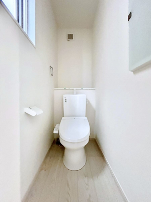 gC@`Toilet`@YEXbLEKȃEHVbgtgCł낰ԂłBgC͖g킴𓾂Ȃ́BۂłˁBgC2̂Œ̍Gɕ֗łI