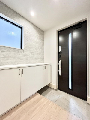 ���ց@�����`Entrance�`�@�Ƃ̒��ł��q�l���}����ŏ��̏ꏊ�ł��錺�ւ́A�Ƃ̈�ۂ��̂��̂ł��I�L�x�Ȍ��֎��[�ŁA����Y��ɕۂ��Ƃ��o���܂��􌺊ւɂ͂����Ղ���[�̉��ʔ��������I