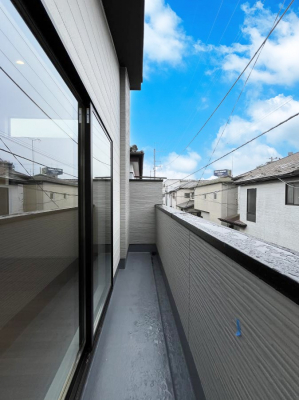 �o���R�j�[�@�����`Balcony�`  �o���R�j�[�͉������z���������݁A���z�c����󕨂��C�����悭�������Ƃ��ł��܂��B  �g���₷���J���I�ȃo���R�j�[�ł����z�����������Ղ�~�蒍���A�o���R�j�[�t���Z�܂��B  