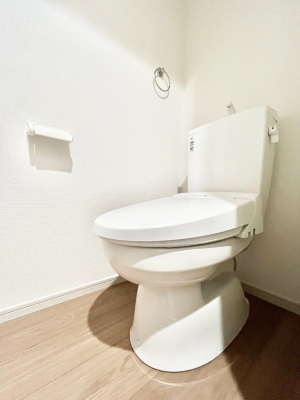 �g�C���@�����`Toilet�`�@�Y��E�X�b�L���E���K�ȃE�H�V�����b�g�t�g�C���ł��낰���Ԃł��B�g�C���͖����g�킴��𓾂Ȃ����́B����������ۂ������ł��ˁB�g�C����2��������̂Œ��̍��G���ɕ֗��ł��I