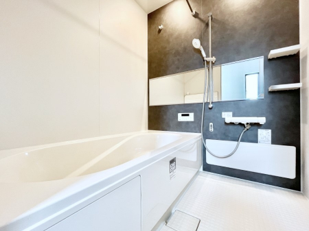 @`Bath Room`@͋C̗ŖɌătbVB@\tĂ̂ŗׂ̐@uŐ􂢏オ󕨂AJ̓VCCɂ邱Ƃ\łB