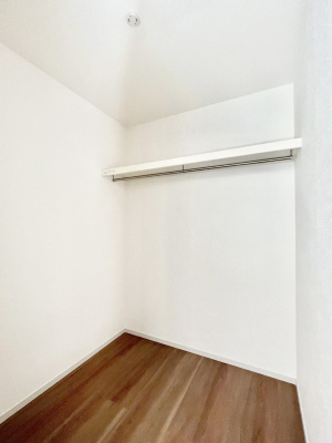 ̑@EH[NCN[[bgtŐԂLpł܂B