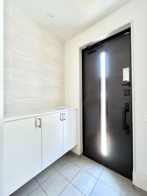 ց@`Entrance`@Ƃ̒łql}ŏ̏ꏊł錺ւ́AƂ̈ۂ̂̂łILxȌ֎[ŁAYɕۂƂo܂􌺊ւɂ͂Ղ[̉ʔI