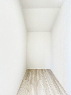 ̑@`Walk-in Closet`@KvȂ̂R[fBl[gꗗĊmFłAgxx⏀ZԂōςރEH[NCN[[bgݒu܂BƂ̒Ƃ֗Ȏ[Xy[XłB