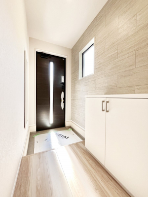 ց@P`Entrance`@Ƃ̒łql}ŏ̏ꏊł錺ւ́AƂ̈ۂ̂̂łILxȌ֎[ŁAYɕۂƂo܂􌺊ւɂ͂Ղ[̉ʔI