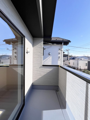 oRj[@P`Balcony`  oRj[͉z݁Azc󕨂C悭Ƃł܂B  g₷JIȃoRj[łzՂ~蒍AoRj[tZ܂B  