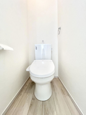 �g�C���@�g�C����1�K��2�K���ꂼ��ɔz�u����Ă��ĂƂĂ��֗��ł��B 