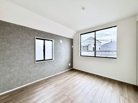 ���̑����ρ@�������Q�������`Bed Room�`�@2�ʍ̌����m�ۂ������邢�����́A���ʂ����ǂ��A��ϋ��S�n�̗ǂ���ԂƂȂ��Ă���܂��B�u�₩�ȕ��������ċN���钩�́A���K�����̎n�܂�ɁI���������ʕ����ƂĂ��ǂ��Z�܂���