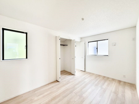 Q@P`Bed Room`  Sɂ͎[N[[bgIiĝm⏬͂AGߕ̂mȂǂƐڂ܂܂B  ԂLgpł܂ˁB