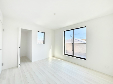 ���̑����ρ@�����`Bed Room�`  �u��������������l�v�Ƃ��v�w�ł�����肭�낰��Q���B  �����̉Ǝ��₨�d���ɔ�ꂽ���̓t�J�t�J�̃x�b�g�Ŗ�����Ă��������B�e���r��{�I�������Ă����K�ȍL����������