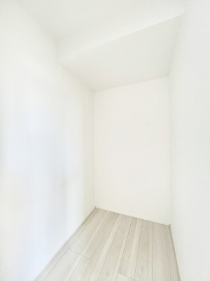 ���̑��@�����`Walk-in Closet�`�@�K�v�Ȃ��̂�R�[�f�B�l�[�g���ꗗ���Ċm�F�ł��A�g�x�x�⏀�����Z���ԂōςރE�H�[�N�C���N���[�[�b�g��ݒu���܂����B�Ƃ̒�����������Ƃ�����֗��Ȏ��[�X�y�[�X�ł��B