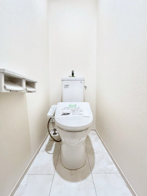 �g�C���@������A�������`Toilet�`�@�������̂��鐅����g�C���̓E�H�V�����b�g�t���ł����g�C���͖����g�킴��𓾂Ȃ����́B����������ۂ������ł��ˁB�g�C����2��������̂Œ��̍��G���ɕ֗��ł��I