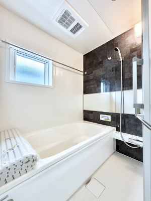 @P`Bath Room`@͋C̗ŖɌătbVB@\tĂ̂ŗׂ̐@uŐ􂢏オ󕨂AJ̓VCCɂ邱Ƃ\łB