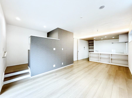 rO@P`Living`@ɂ݂͂ȂWAHƊybn܂BbɖɂȂ肷āAY锼߂ɂȂĂ܂Bȑ̊Ԃ̍KĂꏊł肽B