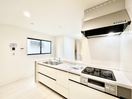 Lb`@`Kitchen`@u͉낤vȃLb`Ȃv藿łႢ܂BLb`̓rO]ł܂BƑȂ邨Ƃɂ܂B