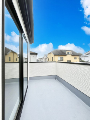 �o���R�j�[�@�����`Balcony�`  �o���R�j�[�͉������z���������݁A���z�c����󕨂��C�����悭�������Ƃ��ł��܂��B  �g���₷���J���I�ȃo���R�j�[�ł����z�����������Ղ�~�蒍���A�o���R�j�[�t���Z�܂��B  