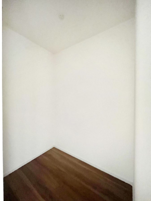 ���̑��@�����`Walk-in Closet�`�@�K�v�Ȃ��̂�R�[�f�B�l�[�g���ꗗ���Ċm�F�ł��A�g�x�x�⏀�����Z���ԂōςރE�H�[�N�C���N���[�[�b�g��ݒu���܂����B�Ƃ̒�����������Ƃ�����֗��Ȏ��[�X�y�[�X�ł��B