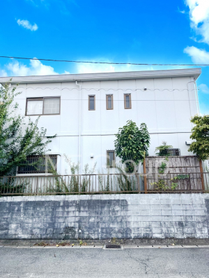 nynʐ^@Oρ`Exterior`  ՐÂȏZnŎqĉƑɃsb^B  ̂UKȗ΂Ɍb܂ꂽGAŁARɕ܂ꂽ₩ȕ炵邽߂́AƂ肠ZĂ܂B