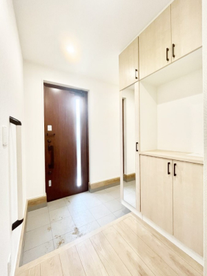 ���ց@���ʔ��͂��Ƒ��̎ʐ^��G�߂̃C���e���A�ŏ���I�Ƃ��ĉ��o�ł��܂�