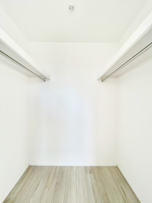 ̑@`Walk-in Closet`@KvȂ̂R[fBl[gꗗĊmFłAgxx⏀ZԂōςރEH[NCN[[bgݒu܂BƂ̒Ƃ֗Ȏ[Xy[XłB