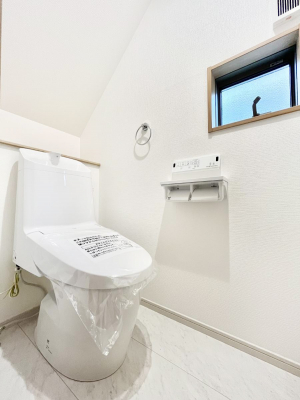 gC@`Toilet`@YEXbLEKȃEHVbgtgCł낰ԂłB1A2KɃgCXy[XǏ薾邭AKԂƂȂĂ܂gꏊ炱̔złI
