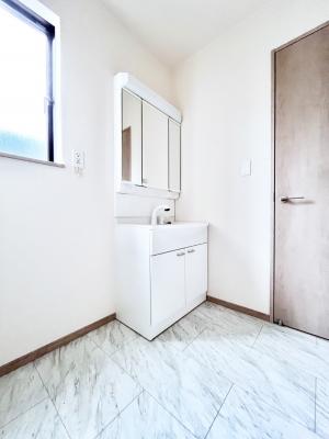 ���̑��@�������̂�����K��Ԃł��B�����̐g�x�x���C�����ǂ����g�������܂��B 