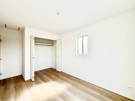 Q@Q`Bed Room`Sɂ͎[N[[bgIiĝm⏬͂AGߕ̂mȂǂƐڂ܂܂B  ԂLgpł܂ˁB